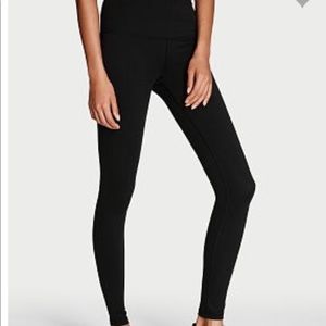 Black Victoria’s Secret Sport Knockout Leggings